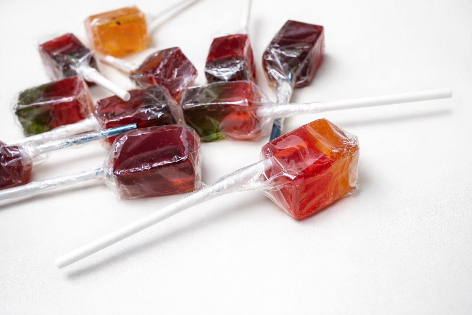 Chupa Besitos - Hard Candy Lolipops from El Salvador 7pcs
